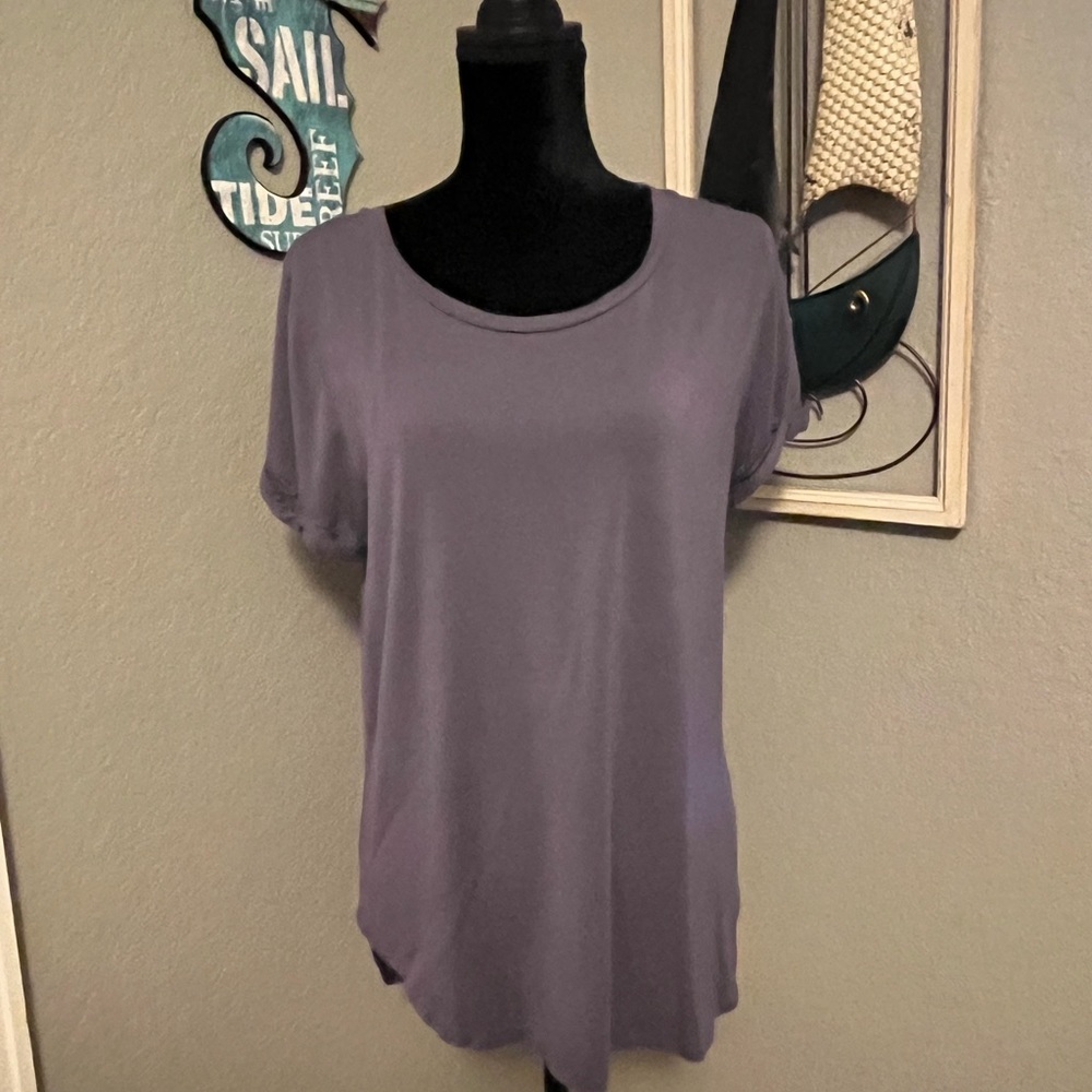 CLYDE & BAXTER Light Purple Short Sleeve Tshirt! Size L